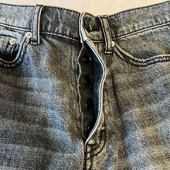 URBAN OUTFITTERS Black Jeans BDG 23 SLIM STRAIGHT High Waisted Holy Distressed - Picture 14 of 15